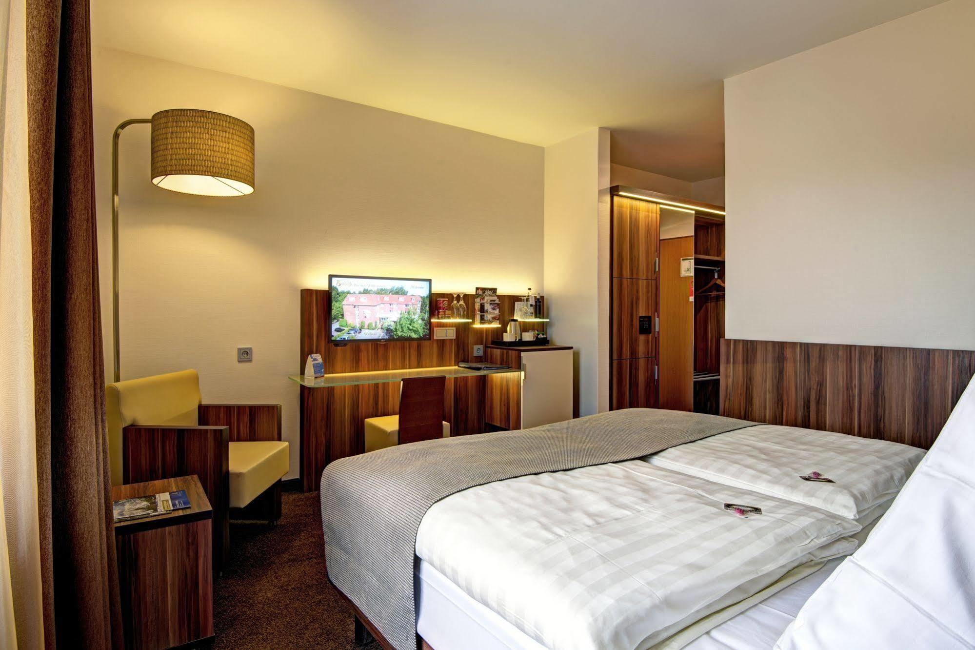 Hotel Am Badepark Bad Zwischenahn Dış mekan fotoğraf